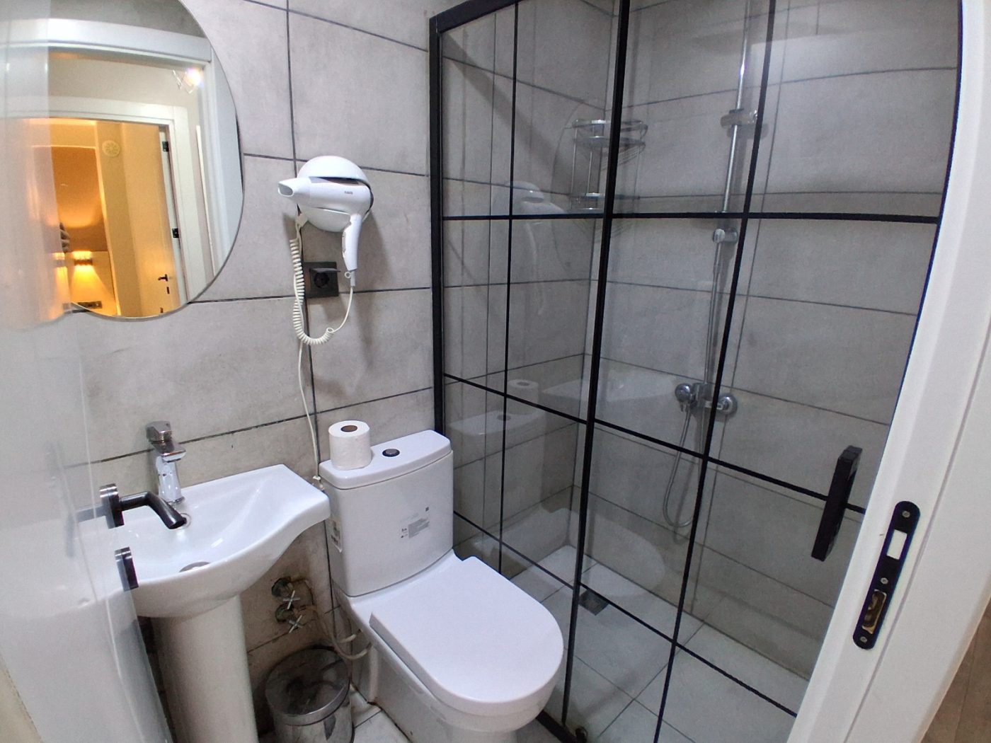 1+0 stüdyo — banyo