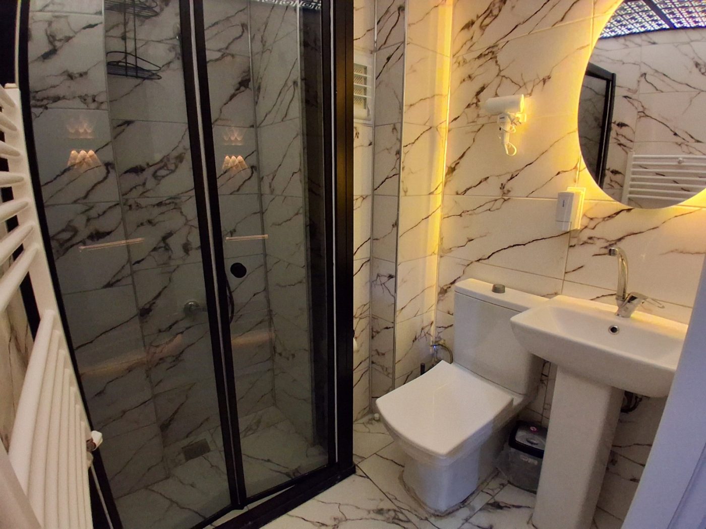 1+1 suit — banyo